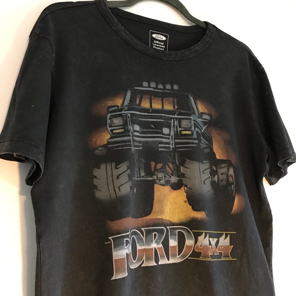 American Eagle ford truck graphic tee